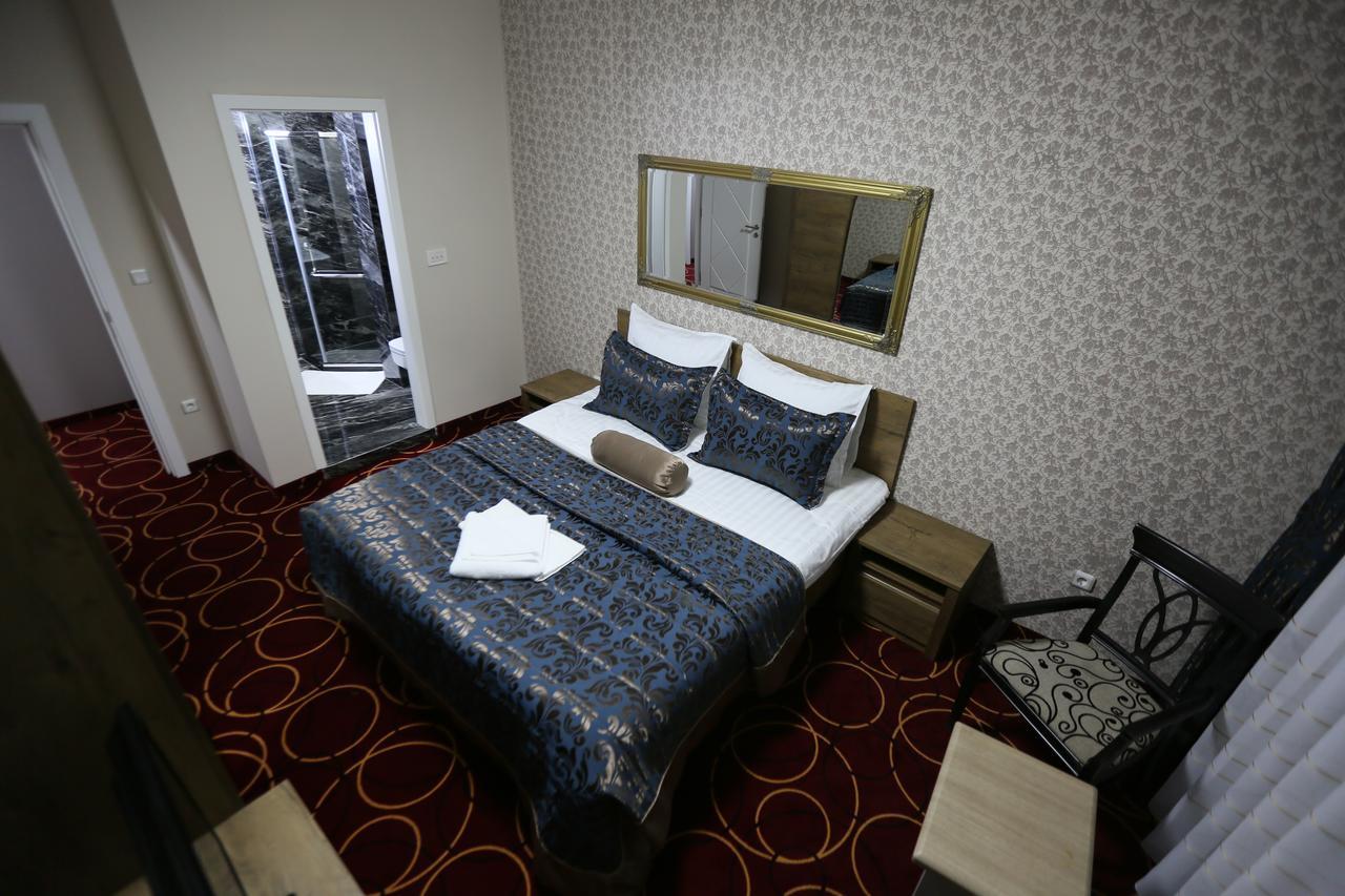 Hotel Pejton Pristina Exterior foto