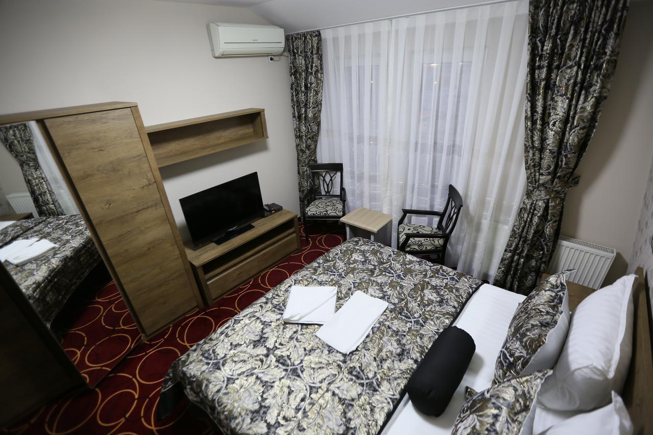 Hotel Pejton Pristina Exterior foto